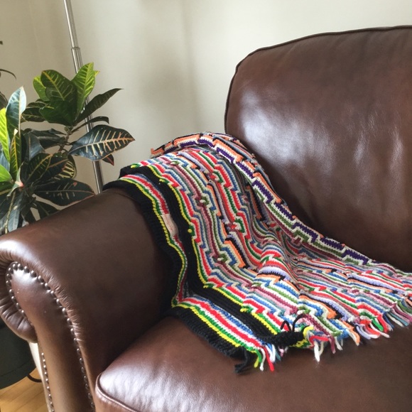 ‼️SOLD‼️Vintage Handmade Crochet Throw - Picture 5 of 7